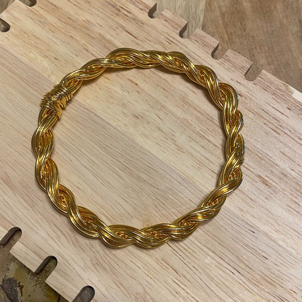 GOLD BRAIDED DESIGN BRACELET